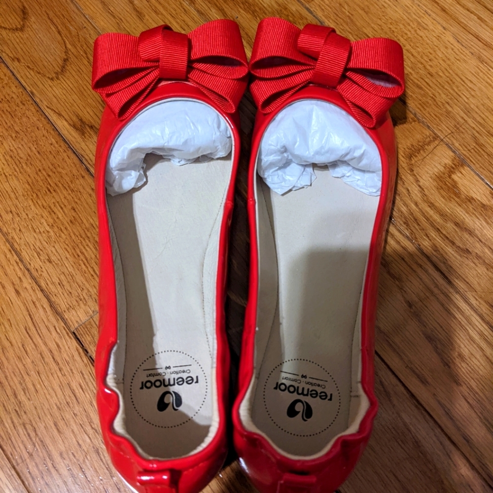 Red lamb leather flat, size 5.5